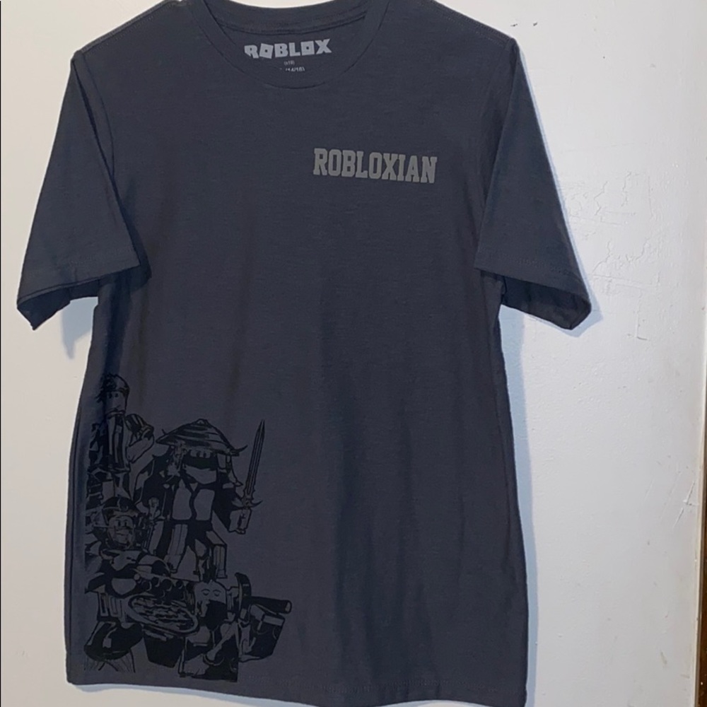 💲💲Mix match 2 for $8 💲💲
Roblox gray shirt sleeve shirt